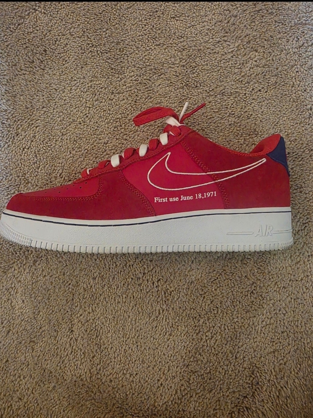 Nike Size 12
Air Force 1 '07 LV8 'First Use - University Red'
